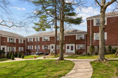 duplex-224-10 Manor Rd, Bellerose Manor, NY, 11427-2006 | Card Image