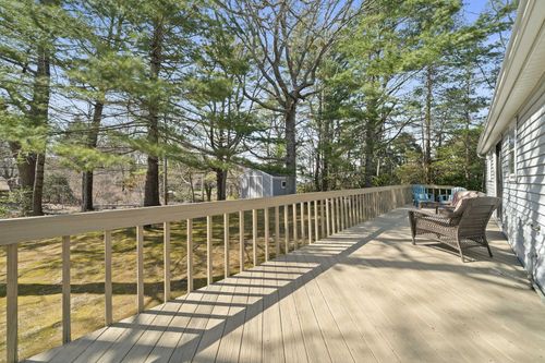 551 Shore Rd, Pocasset, MA, 02559-1702 | Card Image