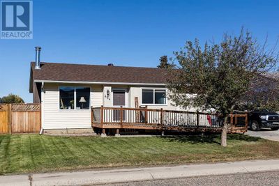 464 Hilton Cres Ne, House other with 3 bedrooms, 2 bathrooms and 2 parking in Medicine Hat AB | Image 1