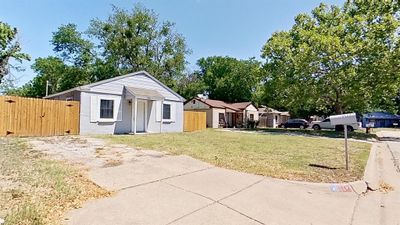 View of front of house with a front lawn | Image 3