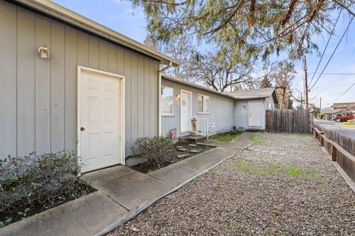 408 Se 10th St, Grants Pass, OR, 97526-3265 | Card Image
