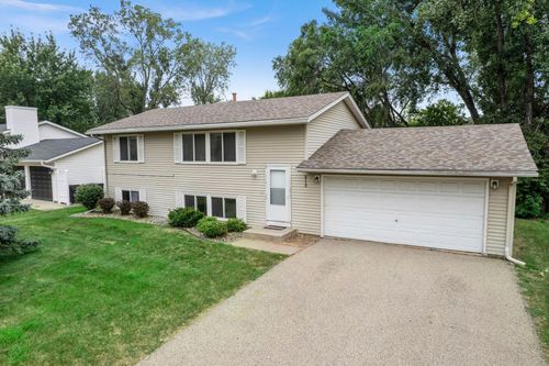 2115 Cliffview Dr, Eagan, MN, 55122-2380 | Card Image