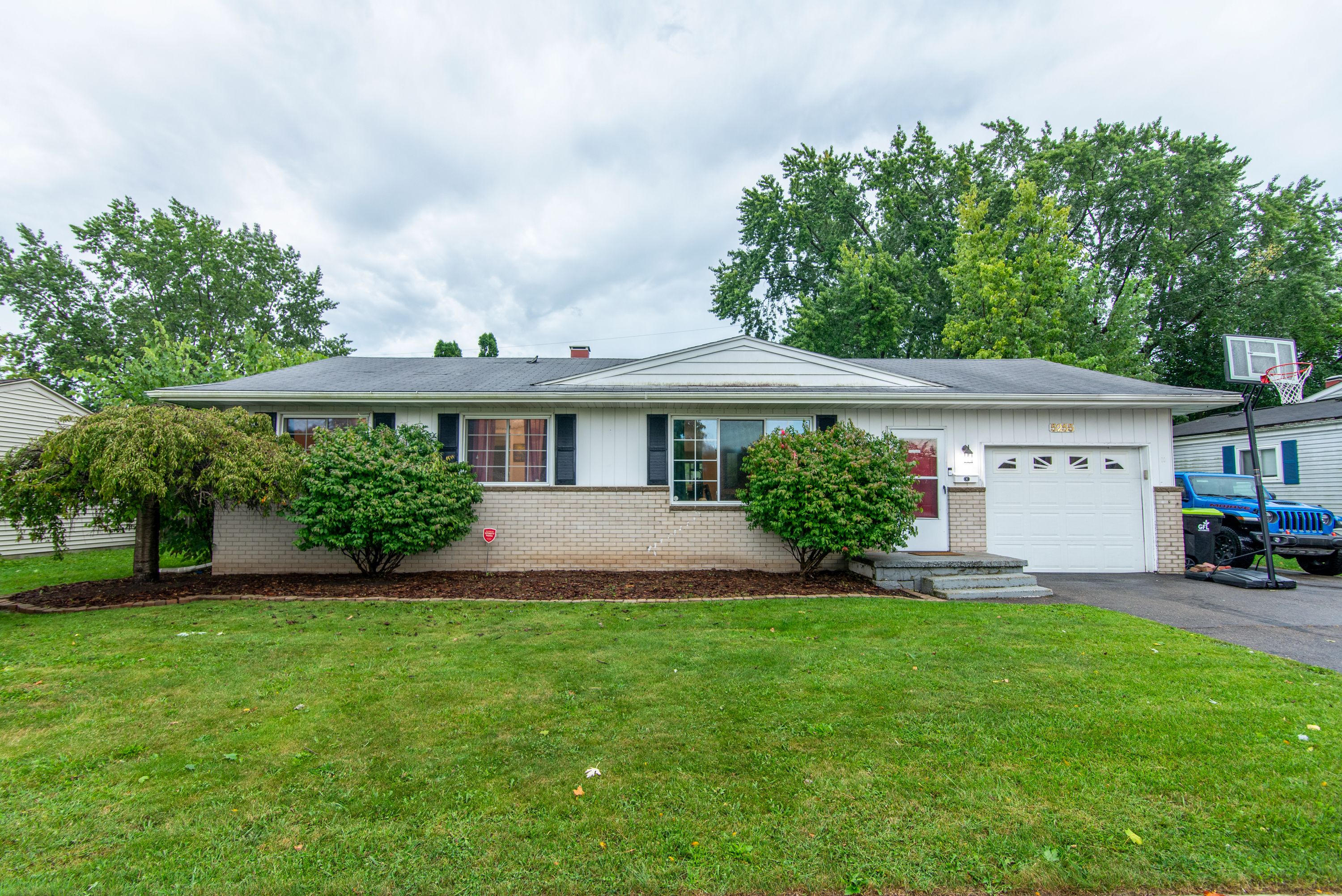 Oakview Dr, Swartz Creek, MI 48473