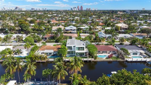 2217 Ne 17th Ter, Wilton Manors, FL, 33305-2415 | Card Image