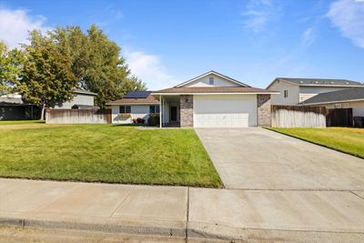 5204 Blue Heron Blvd, Home with 3 bedrooms, 2 bathrooms and null parking in West Richland WA | Image 2