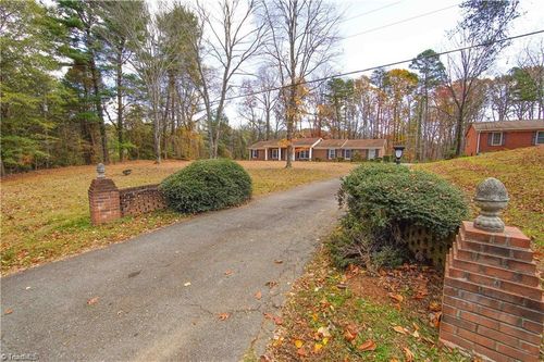 3365 New Walkertown Rd, Winston-Salem, NC, 27105-4160 | Card Image