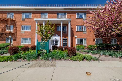 apt-3a-22 N Forest Ave, Rockville Centre, NY, 11570-5401 | Card Image