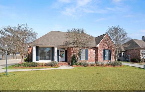 17361 Lake Azalea Dr, Baton Rouge, LA, 70817-9513 | Card Image