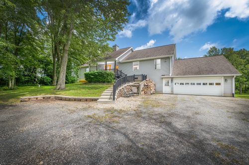 5635 Van Fossen Rd, Johnstown, OH, 43031-9415 | Card Image