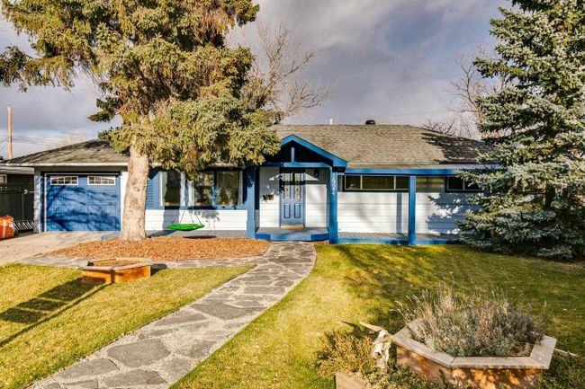 1924 Green Ridge Road Sw, Home with 5 bedrooms, 2 bathrooms and 3 parking in Calgary AB | Image 1
