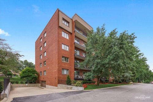 unit-203-127 Acacia Cir, Indian Head Park, IL, 60525-9049 | Card Image