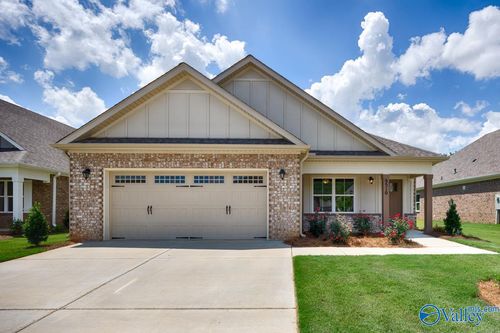 9510 Hampton Oak Dr Se, Owens Cross Roads, AL, 35763-4810 | Card Image