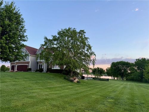1824 N 700 Rd, Baldwin City, KS, 66006-7324 | Card Image