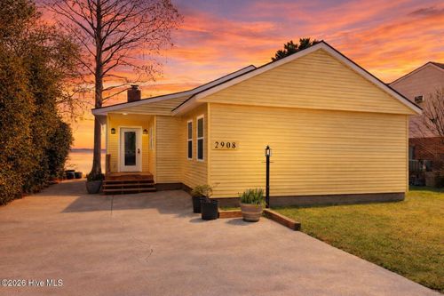 2908 Canal Cove Rd, Lake Waccamaw, NC, 28450-1858 | Card Image