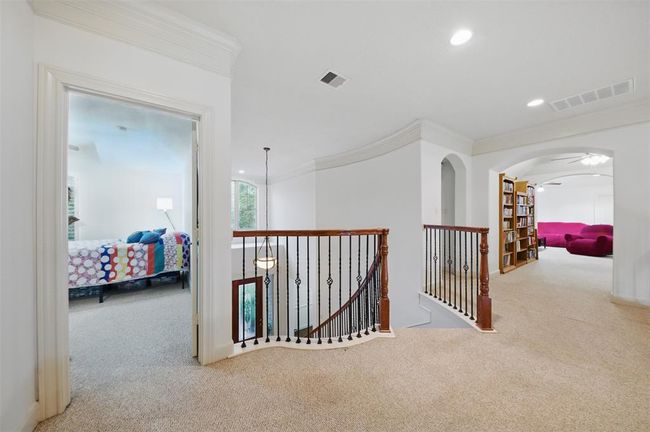 Upstairs landing | Image 28