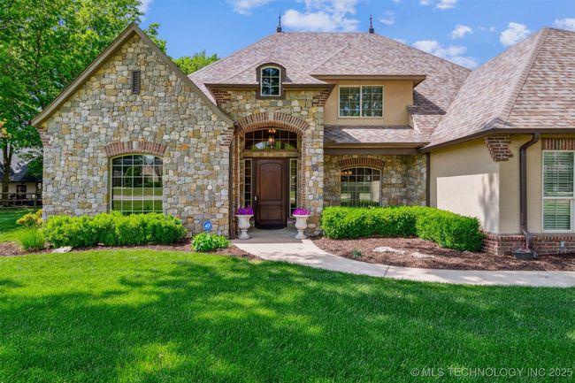 6922 Hackberry Rdg, House other with 5 bedrooms, 5 bathrooms and null parking in Owasso OK | Image 5