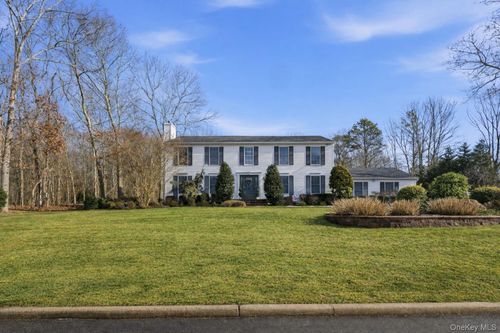 39 Foreston Cir, Manorville, NY, 11949-3419 | Card Image