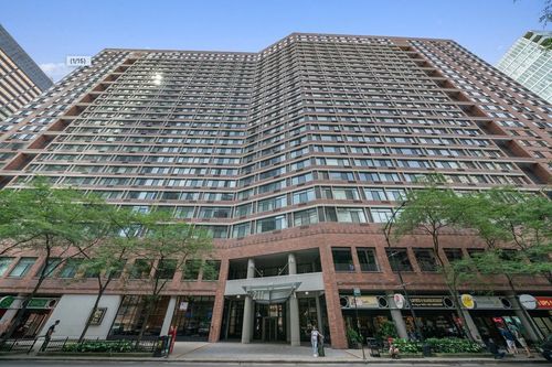 2006-211 Ohio St, Chicago, IL, 60611-7210 | Card Image