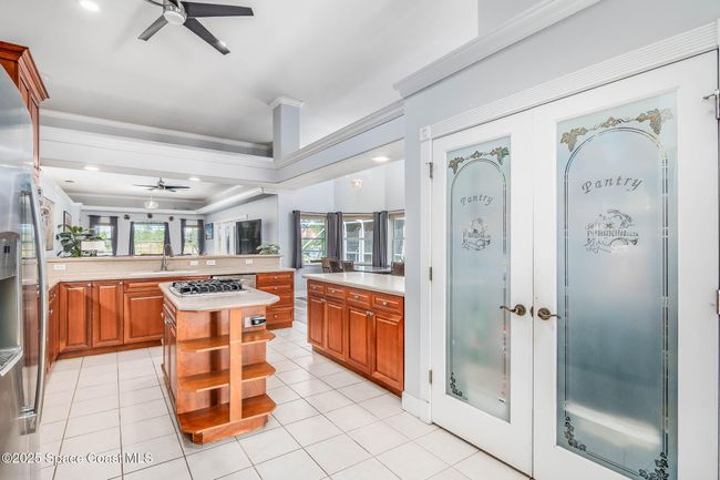 Kitchen and Pantry | Image 12