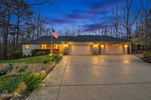 110 Bradford Ln, Crossville, TN, 38558-8818 | Card Image