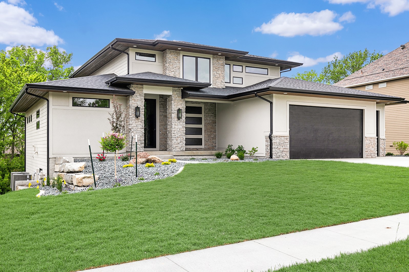 75th Pl, Johnston, IA 50131