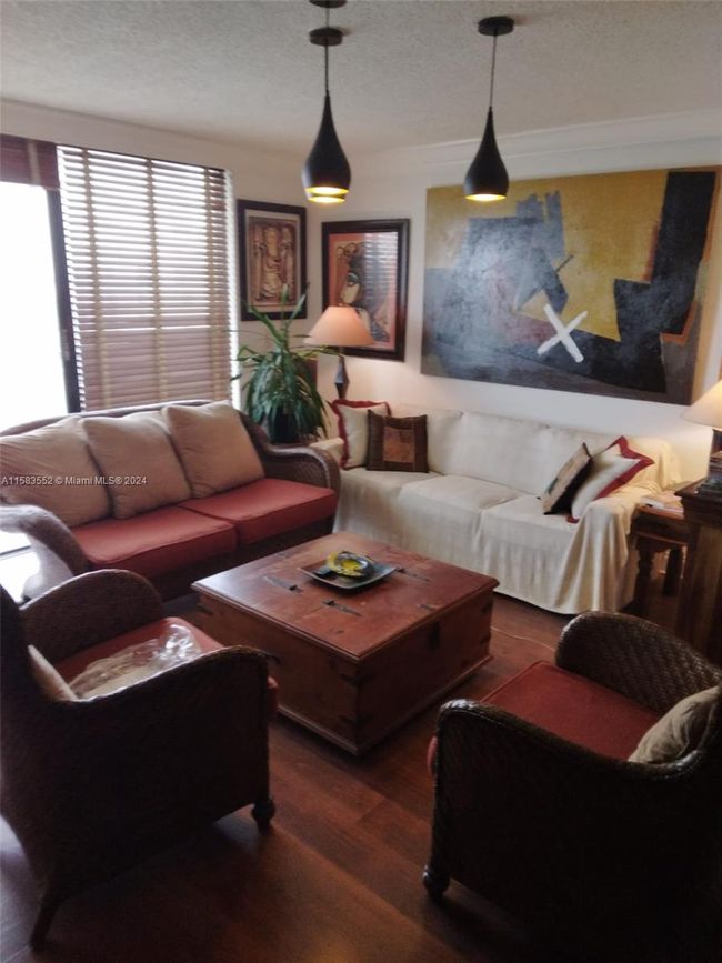 904 - 911 Ponce De Leon Blvd, Condo with 2 bedrooms, 2 bathrooms and null parking in Coral Gables FL | Image 7