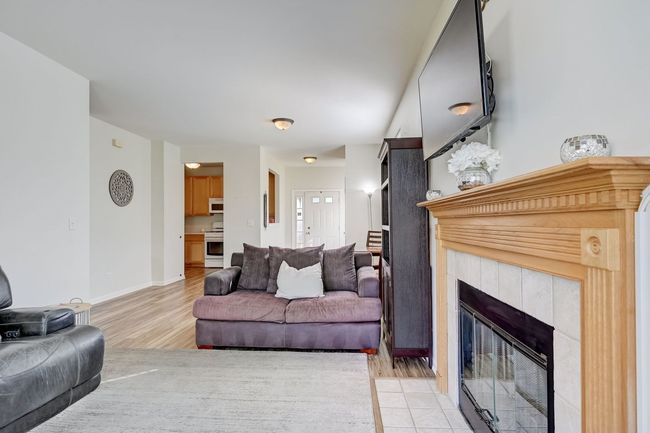 3070 - 3070 Falling Waters Ln, Condo with 2 bedrooms, 2 bathrooms and null parking in Lindenhurst IL | Image 6