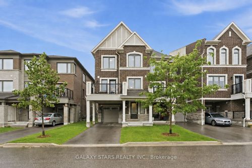 10 Sedgemoor St, Whitby, ON, L1P0M3 | Card Image