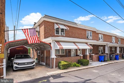 215 N Penn St, POTTSTOWN, PA, 19464-5305 | Card Image