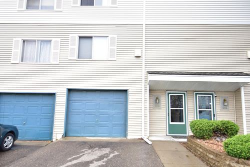 402 Dorland Dr S, Maplewood, MN, 55119-6735 | Card Image