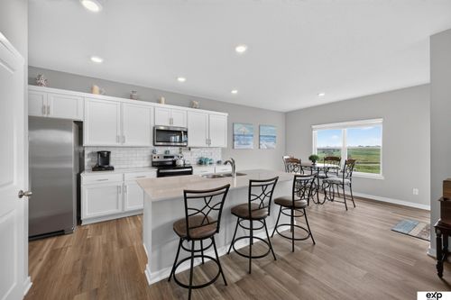 17675 Rose Lane Rd, Omaha, NE, 68136-1731 | Card Image