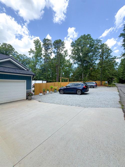 309 Henderson Rd, chesnee, SC, 29323-9303 | Card Image