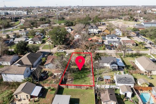 6222 Kirkwood St, Houston, TX, 77022-5915 | Card Image