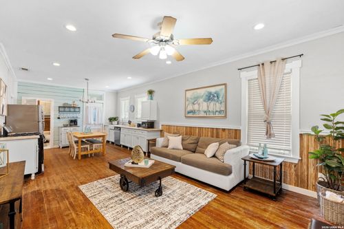103 Saint Charles, San Antonio, TX, 78202-2449 | Card Image