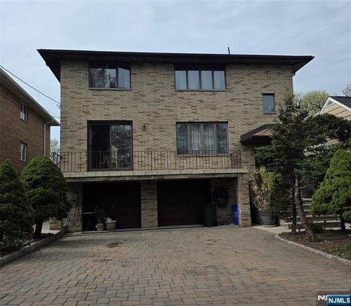 2nd-688 Day Ave, Ridgefield, NJ, 07657-2636 | Card Image
