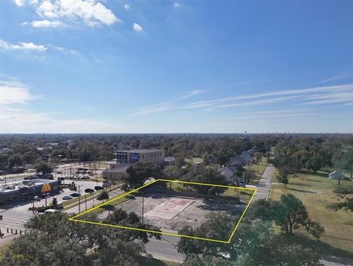 4200 Ryan St, Lake Charles, LA, 70605-4512 | Card Image