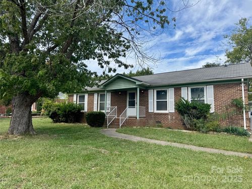 2042 Longdale Dr, Charlotte, NC, 28217-7997 | Card Image