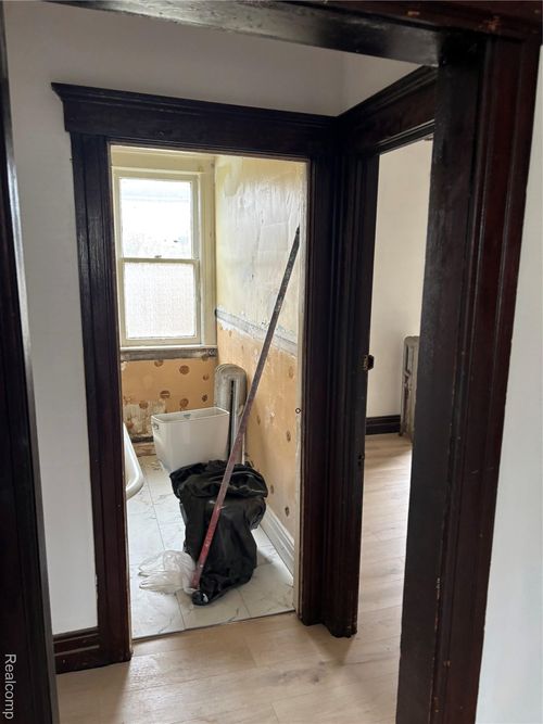 5327 Holcomb St, Detroit, MI, 48213-3021 | Card Image