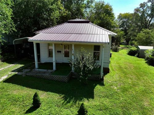 934 3rd Ave W, Horton, KS, 66439-1542 | Card Image