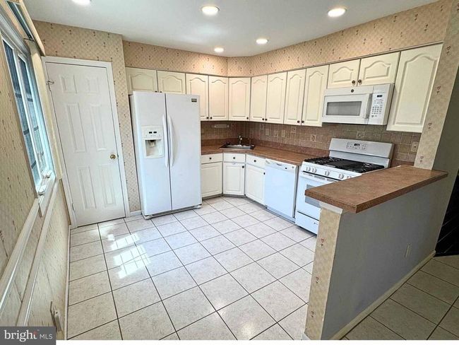 I - 38 Rutland Ln, Townhouse with 2 bedrooms, 2 bathrooms and null parking in Monroe Township NJ | Image 7