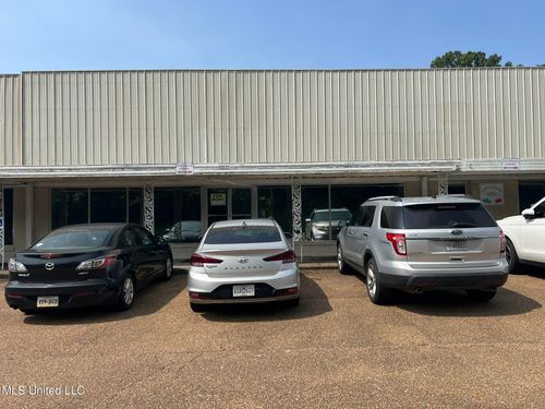 164 E Franklin St, Natchez, MS, 39120-3610 | Card Image