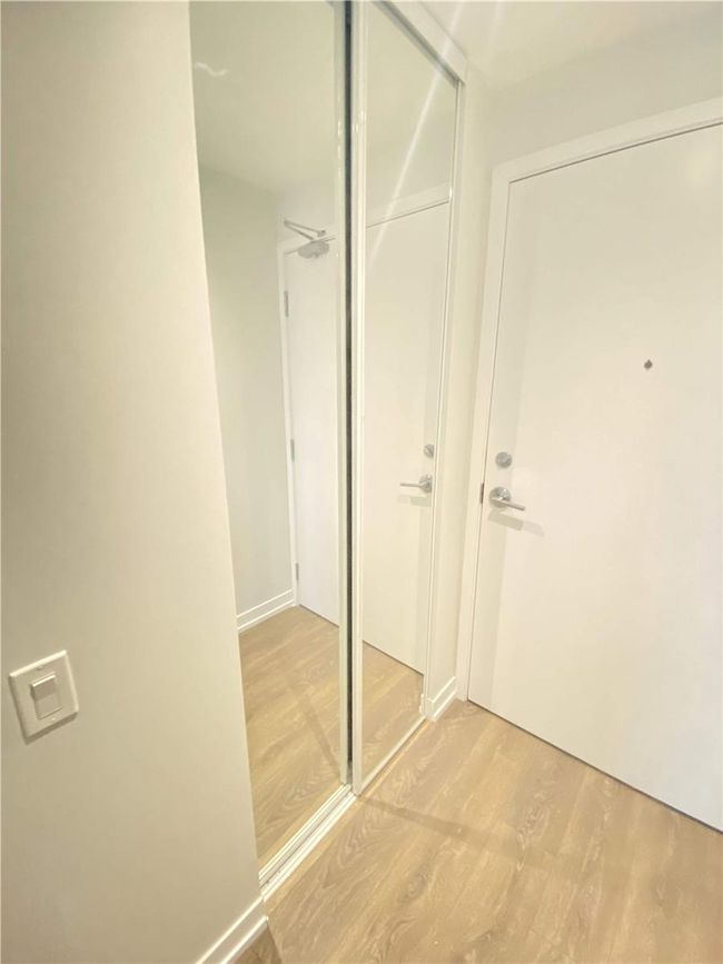 05 - 5 Buttermill Ave, Condo with 2 bedrooms, 2 bathrooms and null parking in Vaughan ON | Image 4