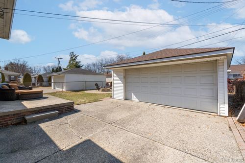 24263 Marine Ave, Eastpointe, MI, 48021-3423 | Card Image