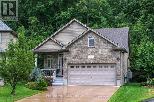 717 Silverfox Place E, London North (North S), ON, N6G0G2 | Card Image