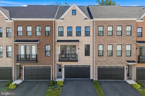 42145 Shining Star Sq, BRAMBLETON, VA, 20148-6477 | Card Image