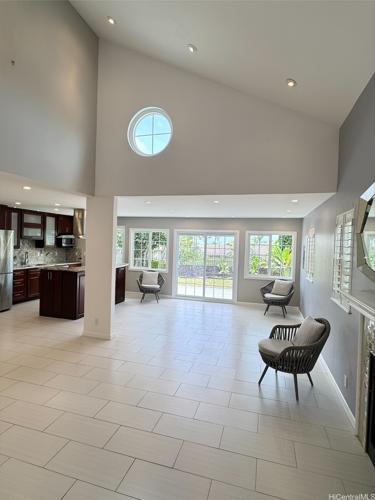 Residential in Pearl City 4