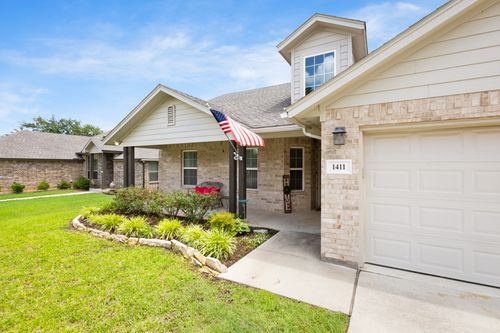 1411 Jefferson St, Bowie, TX, 76230-2922 | Card Image