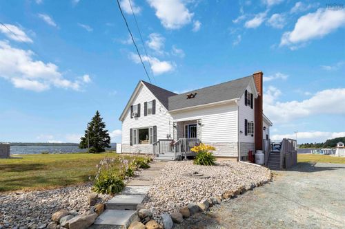 46 Roxbury Rd, Port Medway, NS, B0J2T0 | Card Image