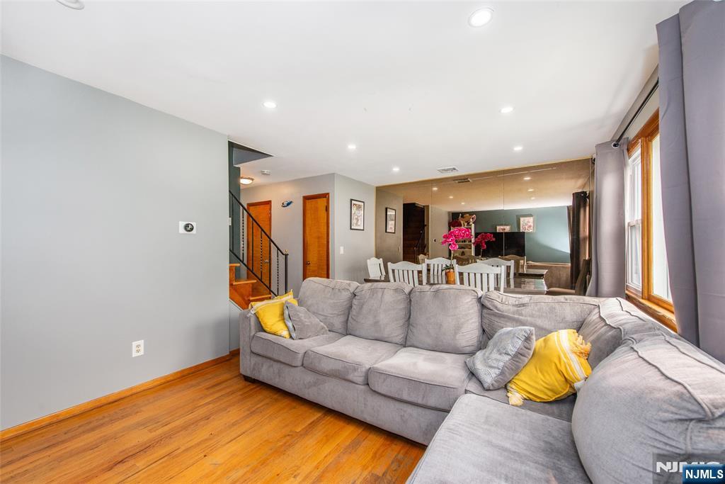 Residential in Clifton 4