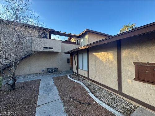 apt-2-2743 Kline Cir, Las Vegas, NV, 89121-1040 | Card Image